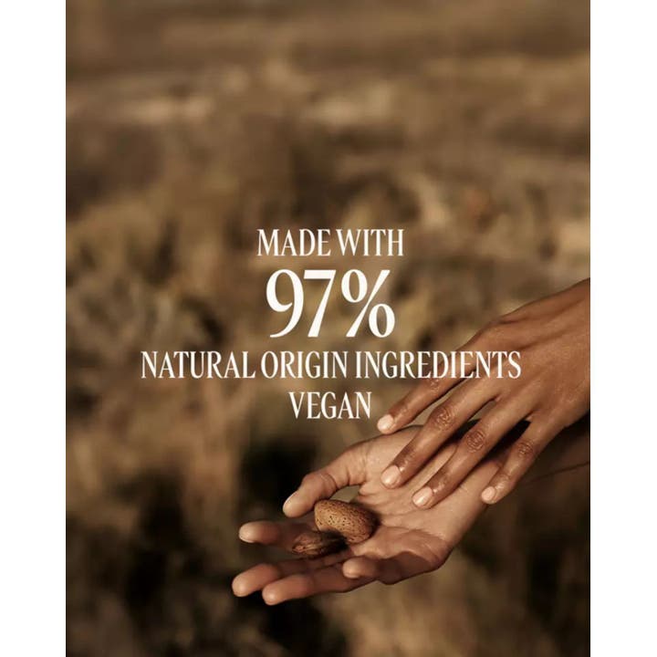L'Occitane en Provence Almond Milk Concentrate 200 ml vartalovoide kädet ja mantelit teksti 97% natural origin vegan