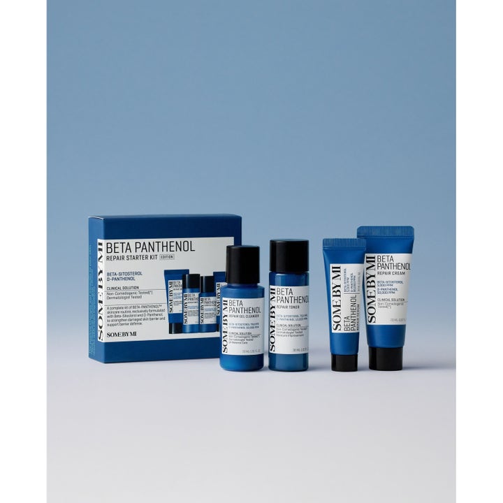 Some By Mi Beta Panthenol Repairs Starter Kit 90 ml vahvistava ihonhoitosetti sinisissä pulloissa ja tuubeissa.