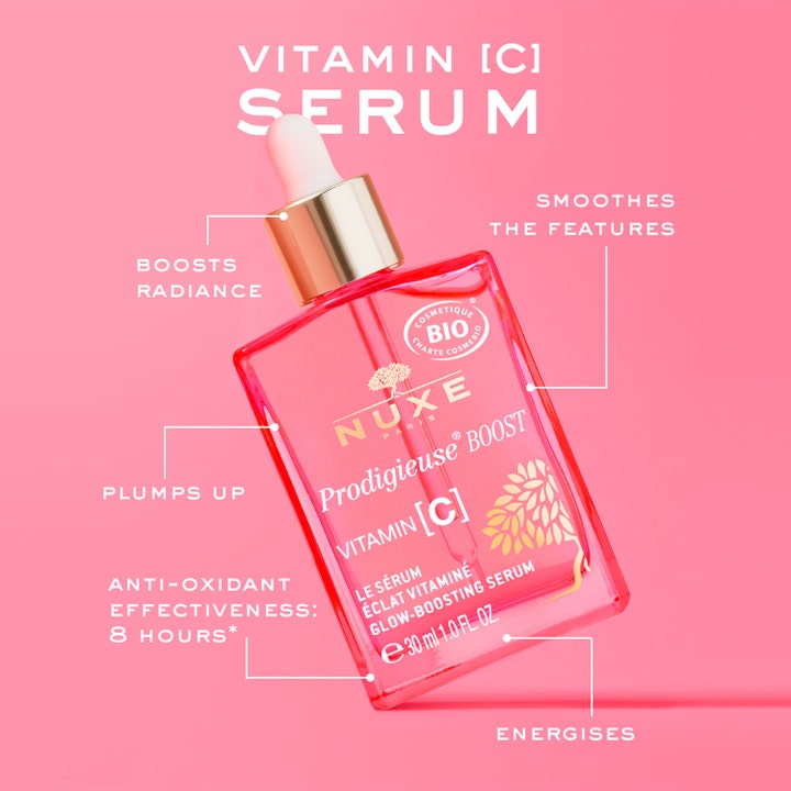 Nuxe Prodigieuse Boost Vitamin C Glow Boosting Serum 30 ml heleyttävä seerumi vaaleanpunaisessa lasisessa pipettipullossa