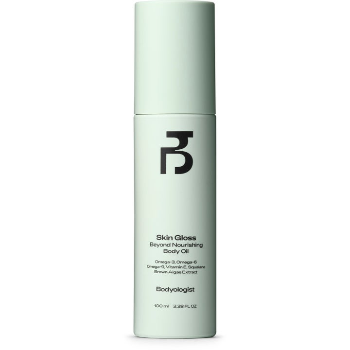 Bodyologist Skin Gloss Beyond Nourishing Body Oil 100 ml ravitseva vartaloöljy tyylikkäässä vaaleanvihreässä pullossa.