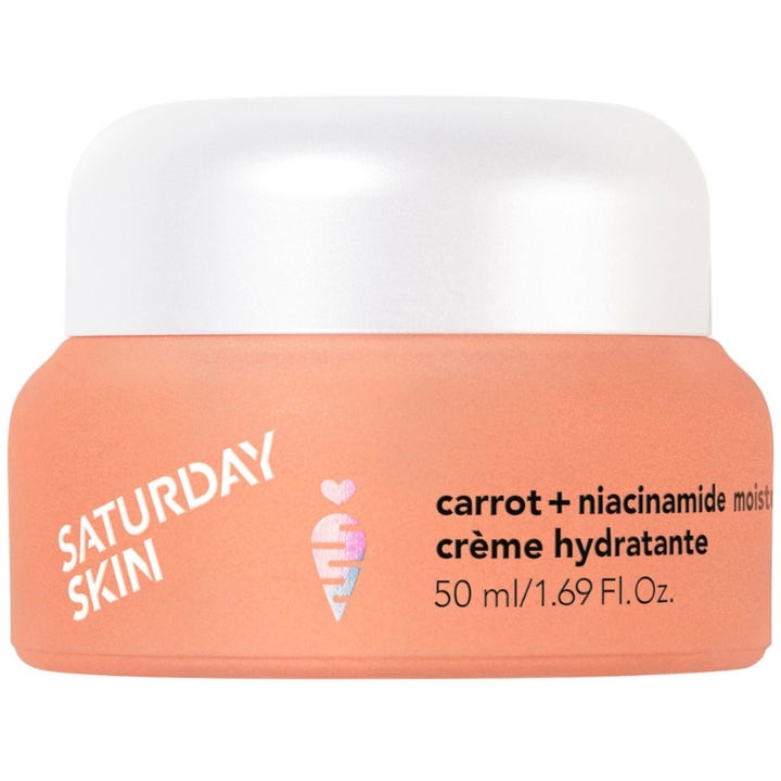 Saturday Skin Carrot + Niacinamide 50 ml kirkastava kasvovoide persikanvärisessä purkissa valkoisella korkilla.