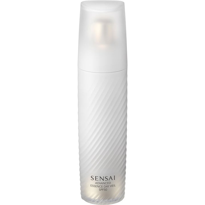 Sensai Advanced Essence Day Veil SPF50 suojaava päivävoide valkoisessa kierteisessä pullossa huurteisella korkilla